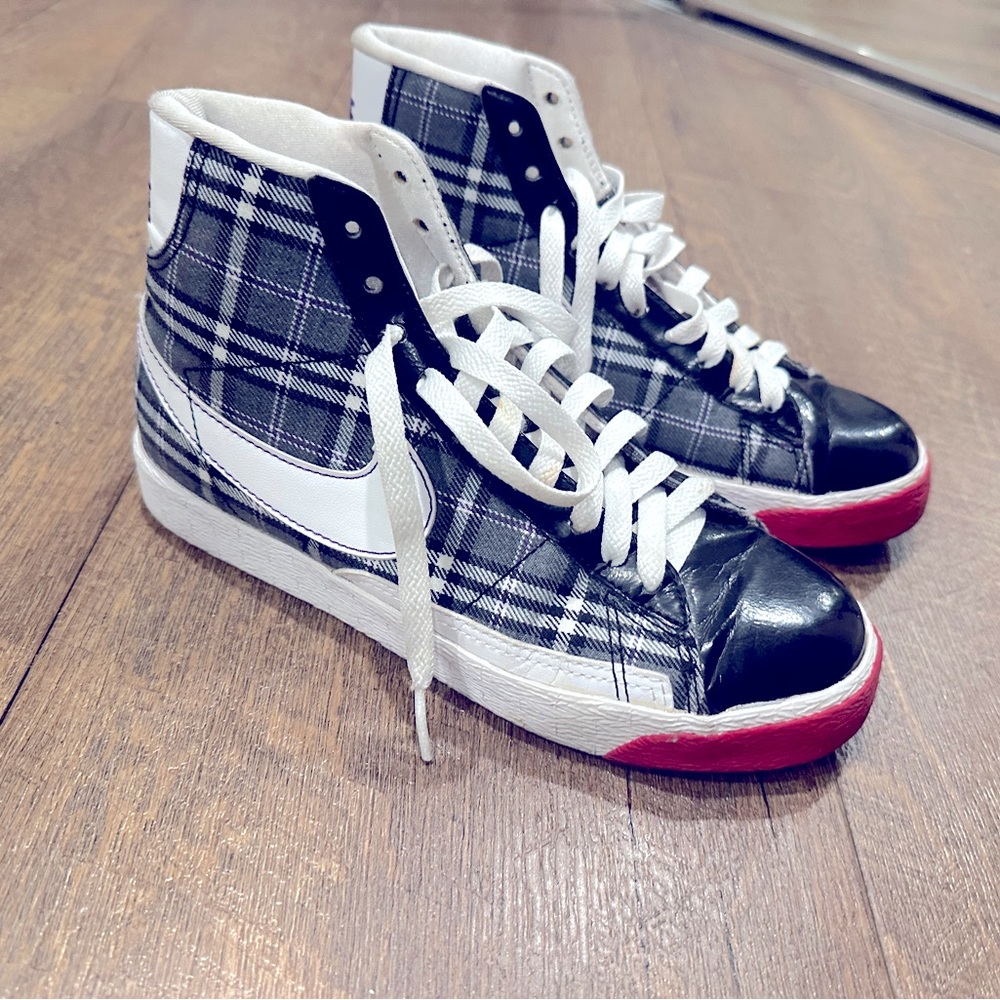 7 pairs of unique women’s size 6 Nike shoes